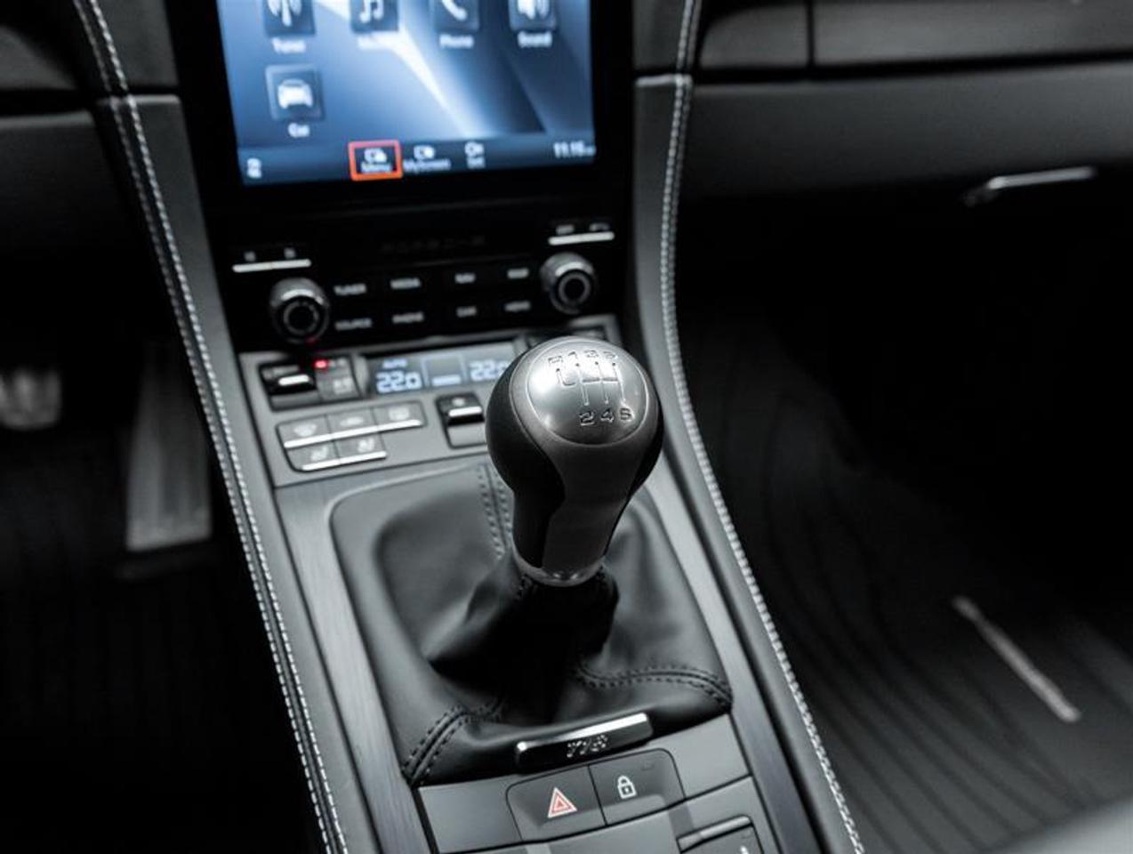 2024 Porsche 718 Cayman  Photo