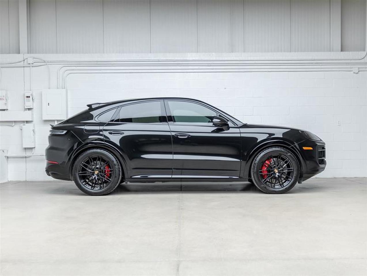 2025 Porsche Cayenne  Photo