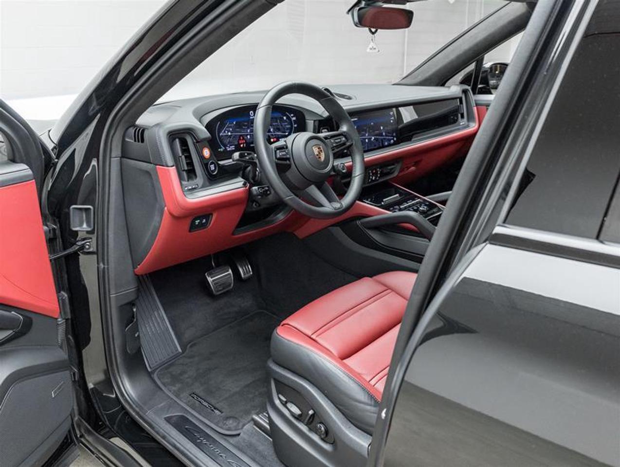 2025 Porsche Cayenne  Photo