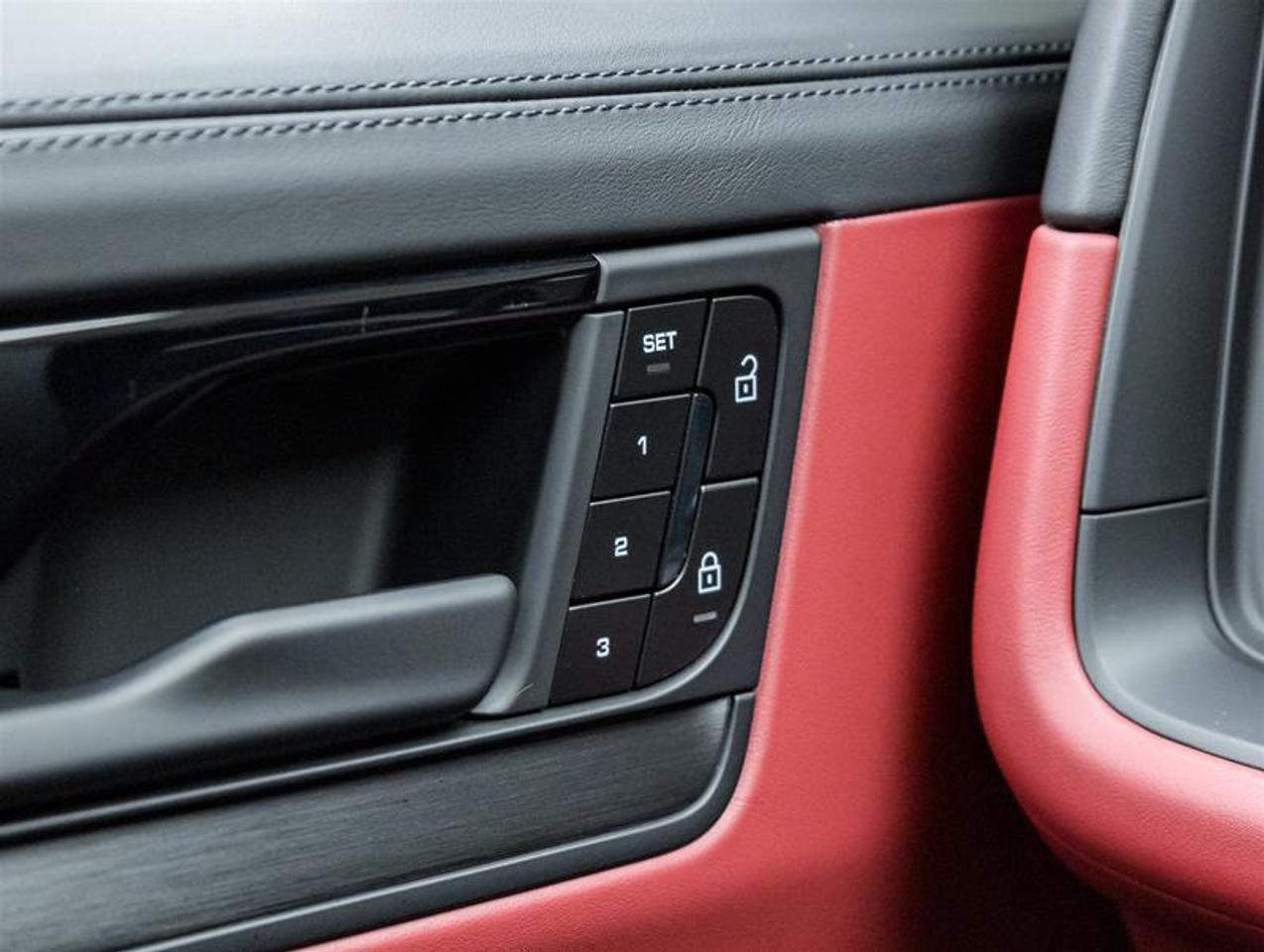 2025 Porsche Cayenne  Photo