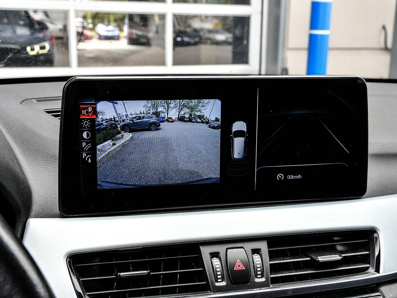2016 BMW X1 AWD   BACKUP CAM   APPLE CARPLAY   BT   CERTIFIED Photo