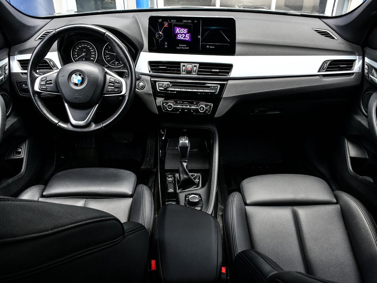 2016 BMW X1 AWD   BACKUP CAM   APPLE CARPLAY   BT   CERTIFIED Photo