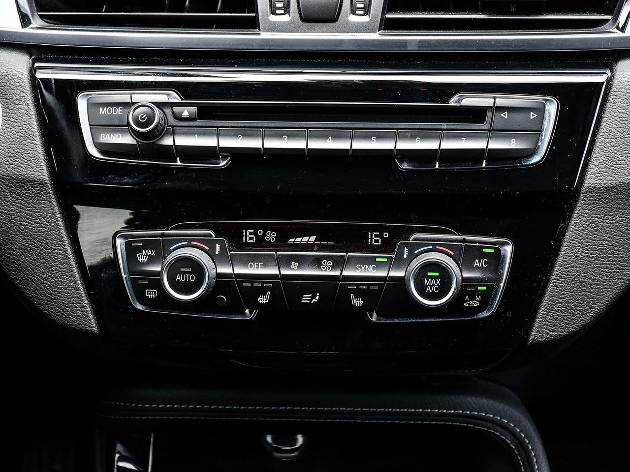 2016 BMW X1 AWD   BACKUP CAM   APPLE CARPLAY   BT   CERTIFIED Photo