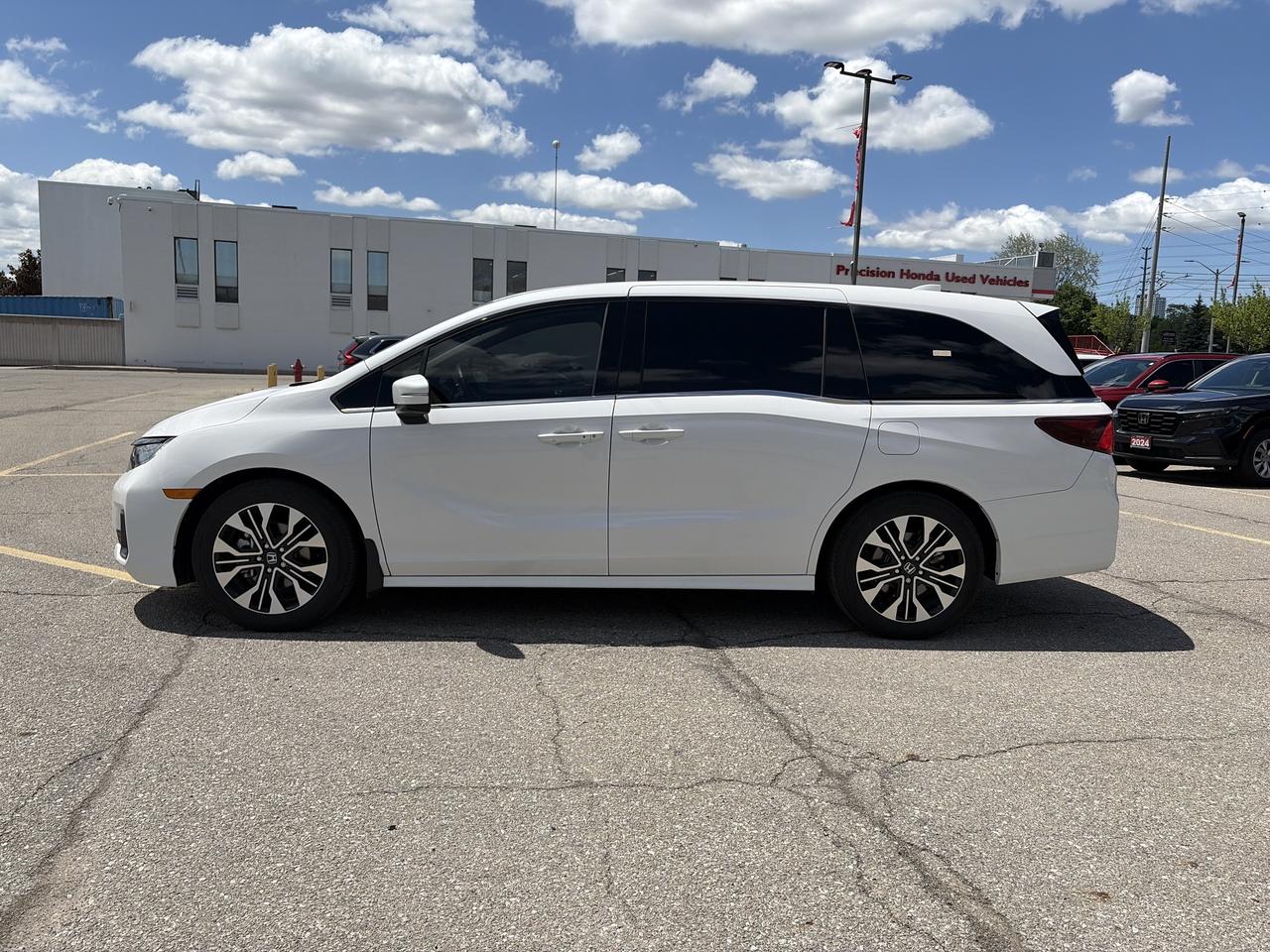 2025 Honda Odyssey Touring Hybrid Navigation CarPlay Wireless Charger Photo