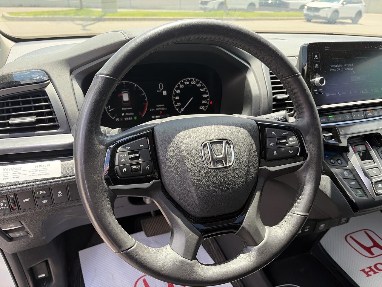 2025 Honda Odyssey Touring Hybrid Navigation CarPlay Wireless Charger Photo