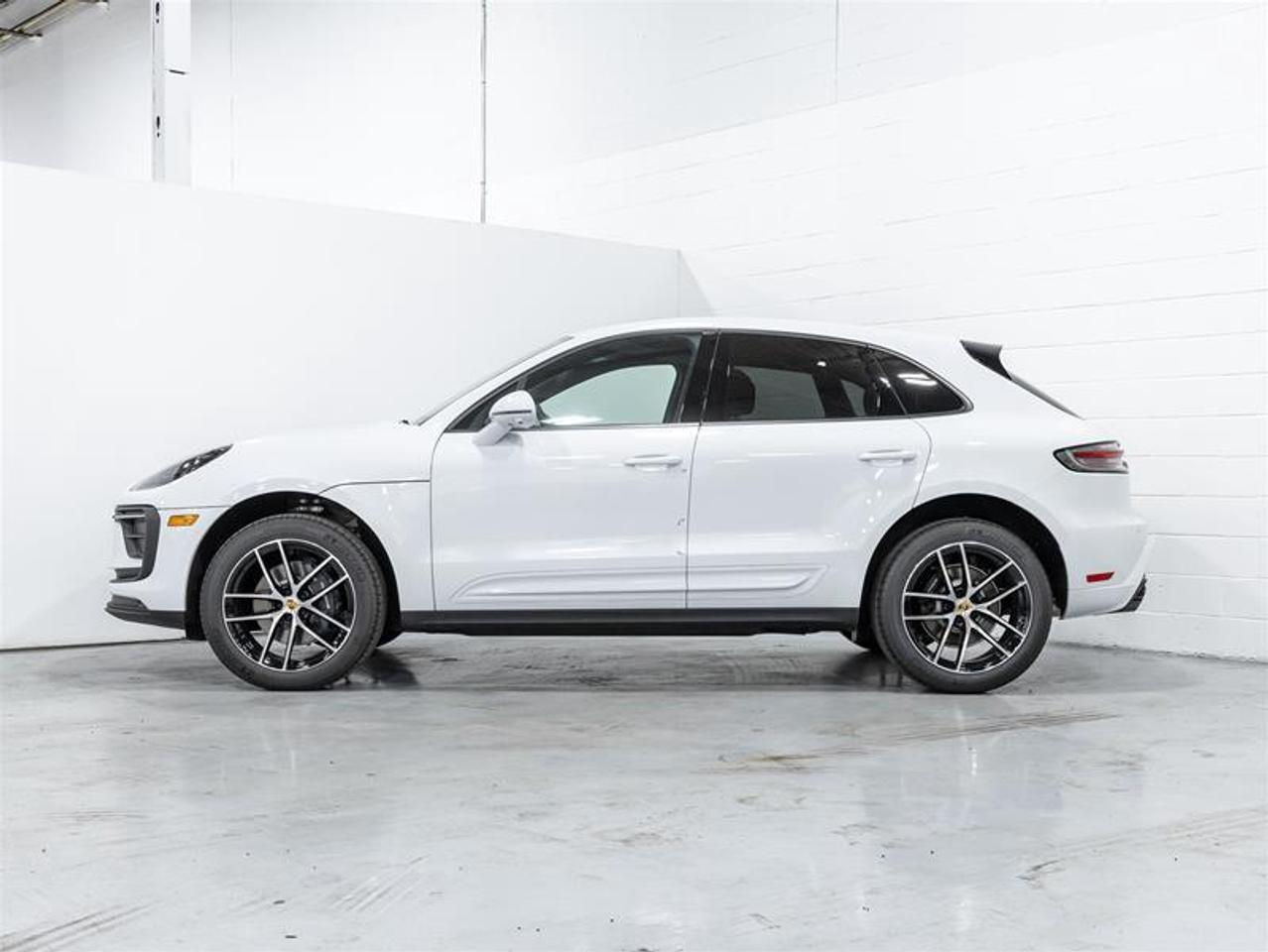 2025 Porsche Macan  Photo