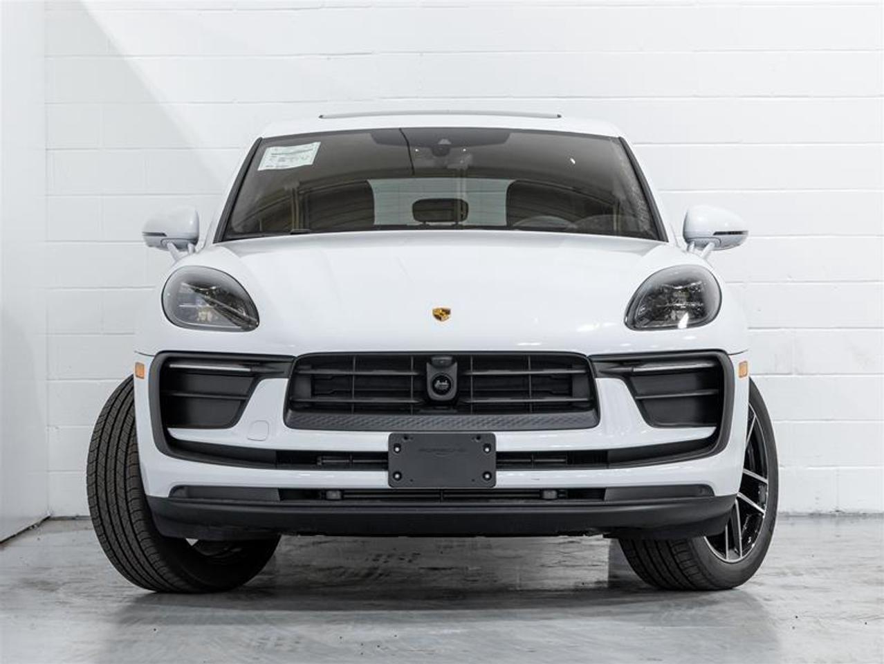 2025 Porsche Macan  Photo