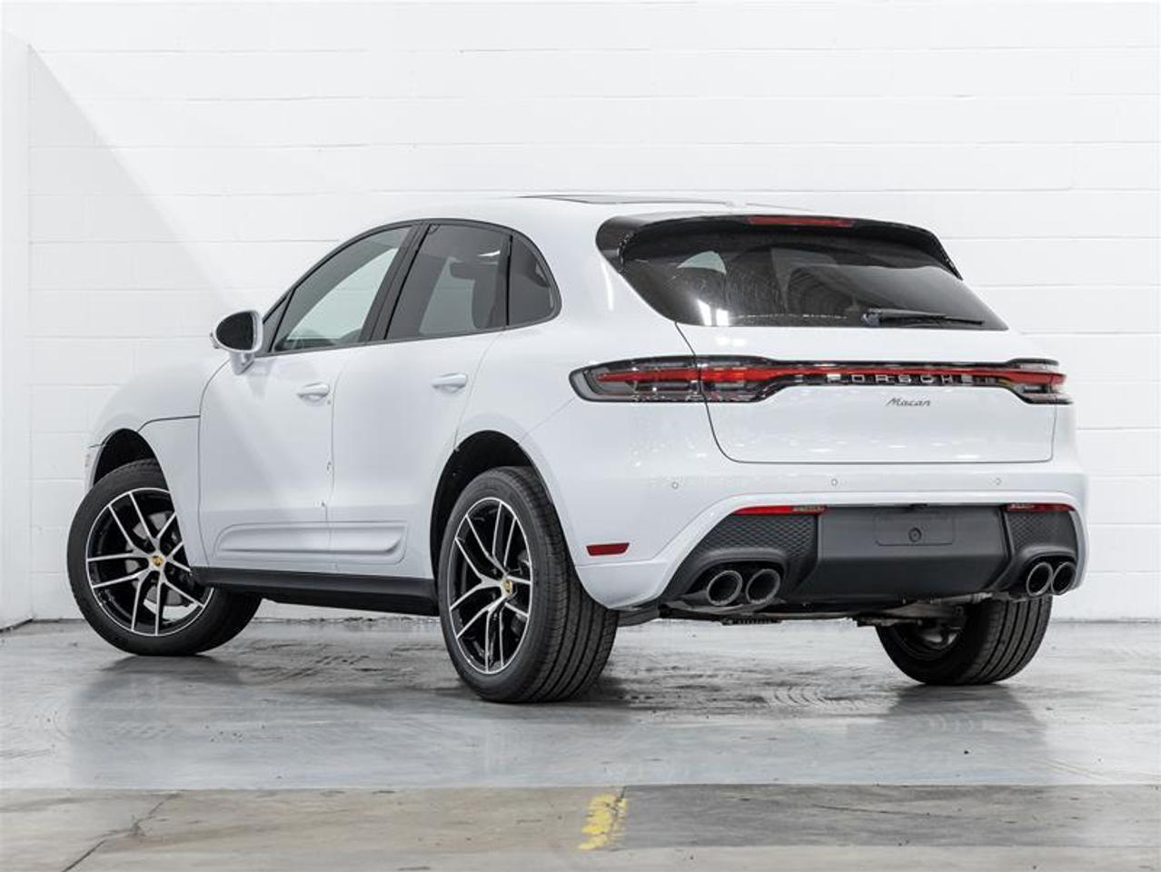 2025 Porsche Macan  Photo
