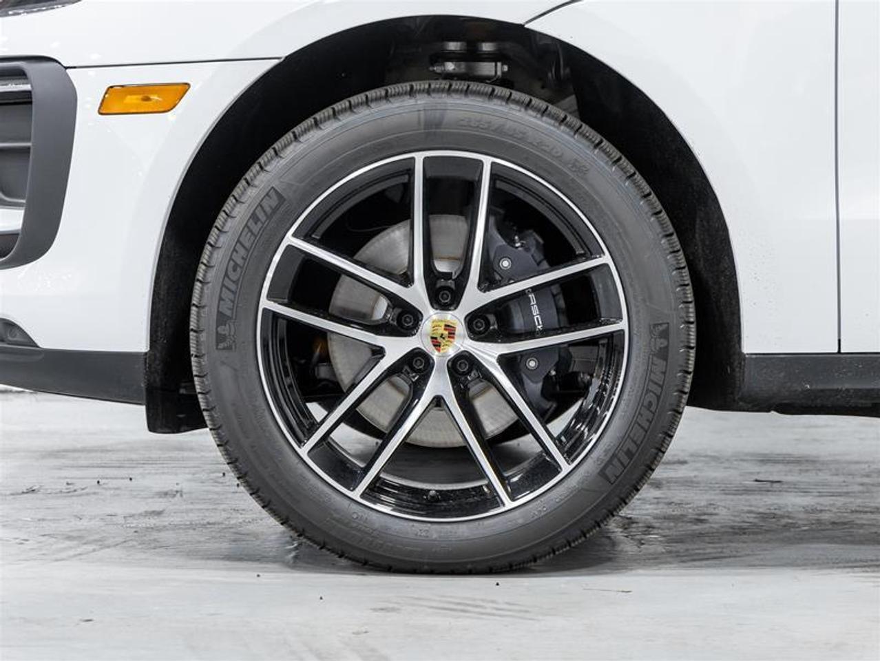 2025 Porsche Macan  Photo