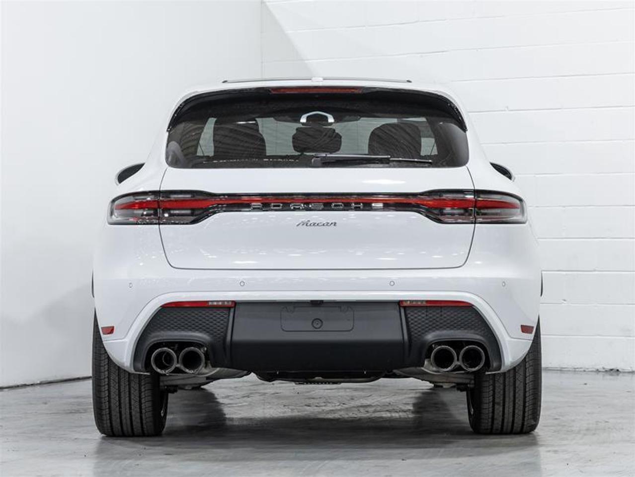 2025 Porsche Macan  Photo