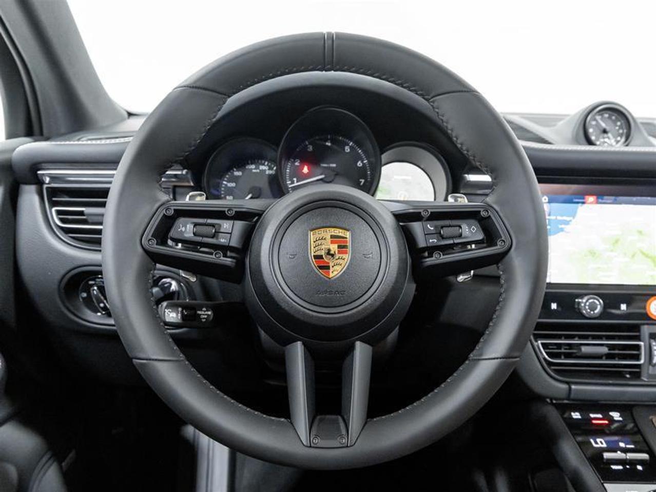 2025 Porsche Macan  Photo