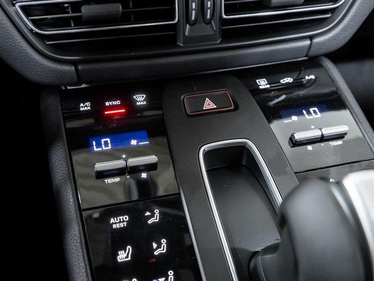 2025 Porsche Macan  Photo
