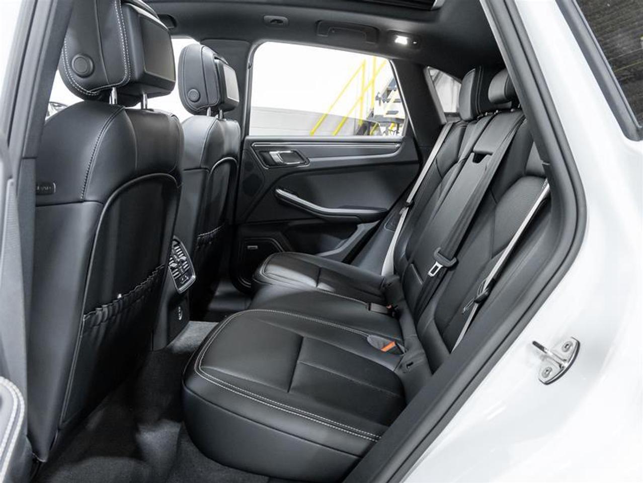 2025 Porsche Macan  Photo