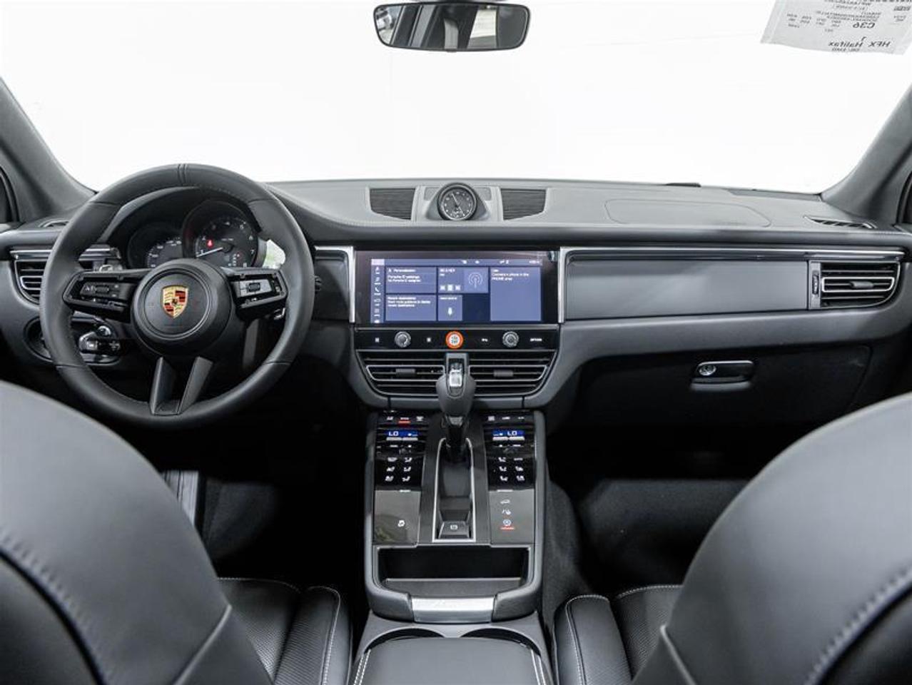 2025 Porsche Macan  Photo