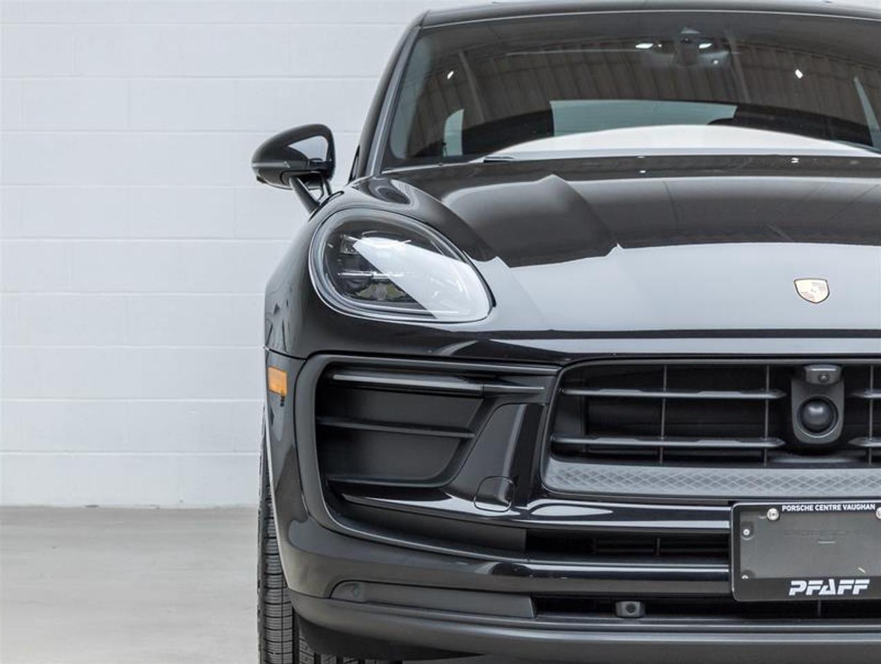 2025 Porsche Macan  Photo