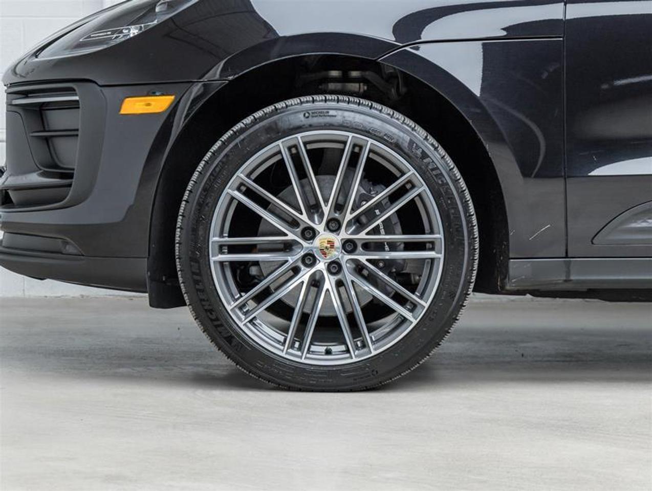 2025 Porsche Macan  Photo