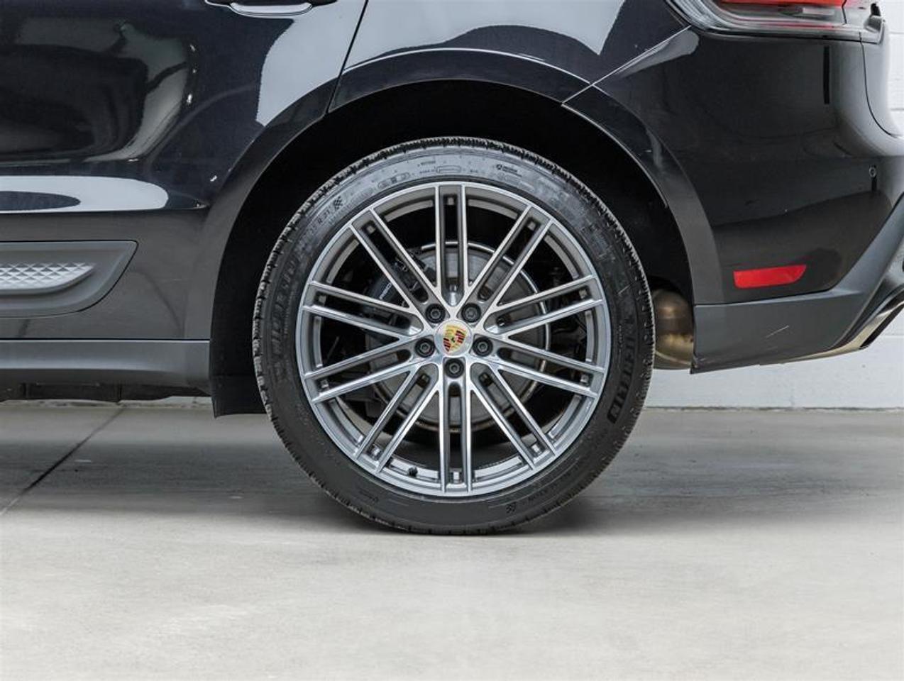 2025 Porsche Macan  Photo