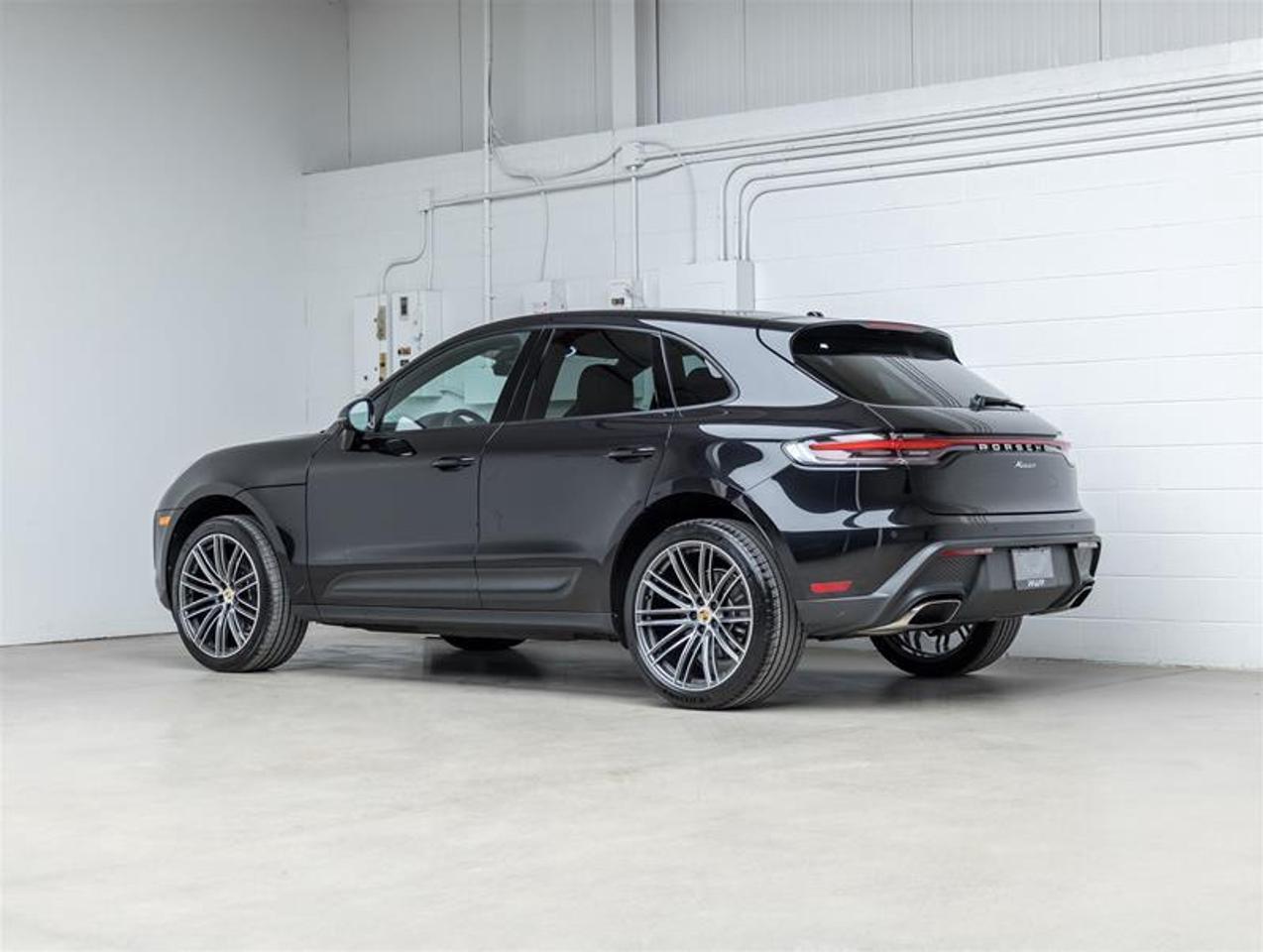 2025 Porsche Macan  Photo