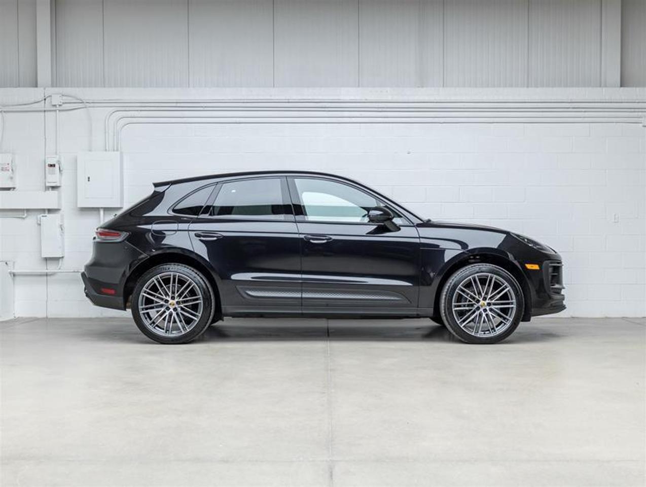2025 Porsche Macan  Photo
