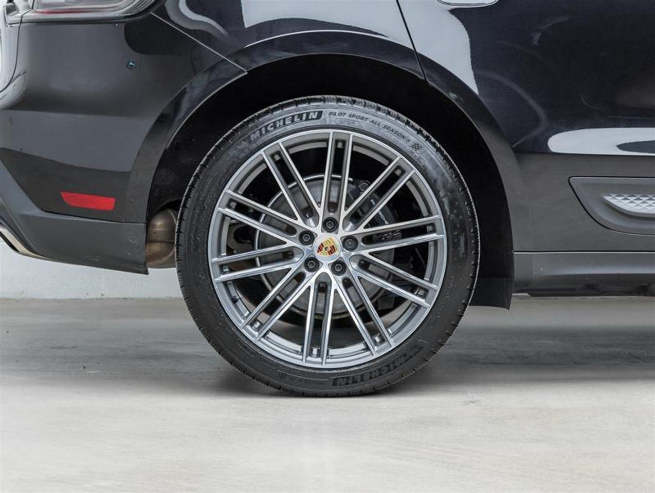 2025 Porsche Macan  Photo