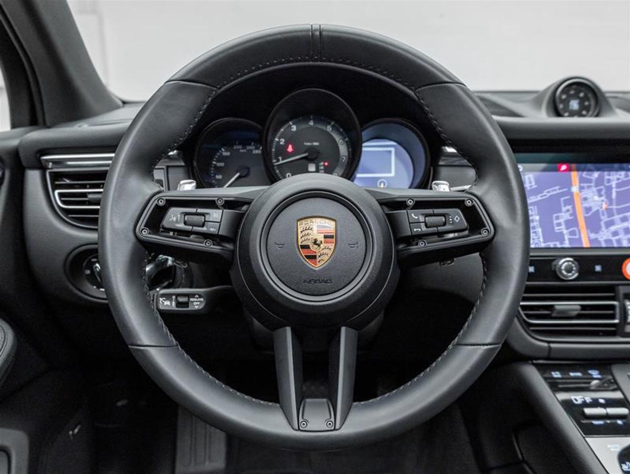 2025 Porsche Macan  Photo