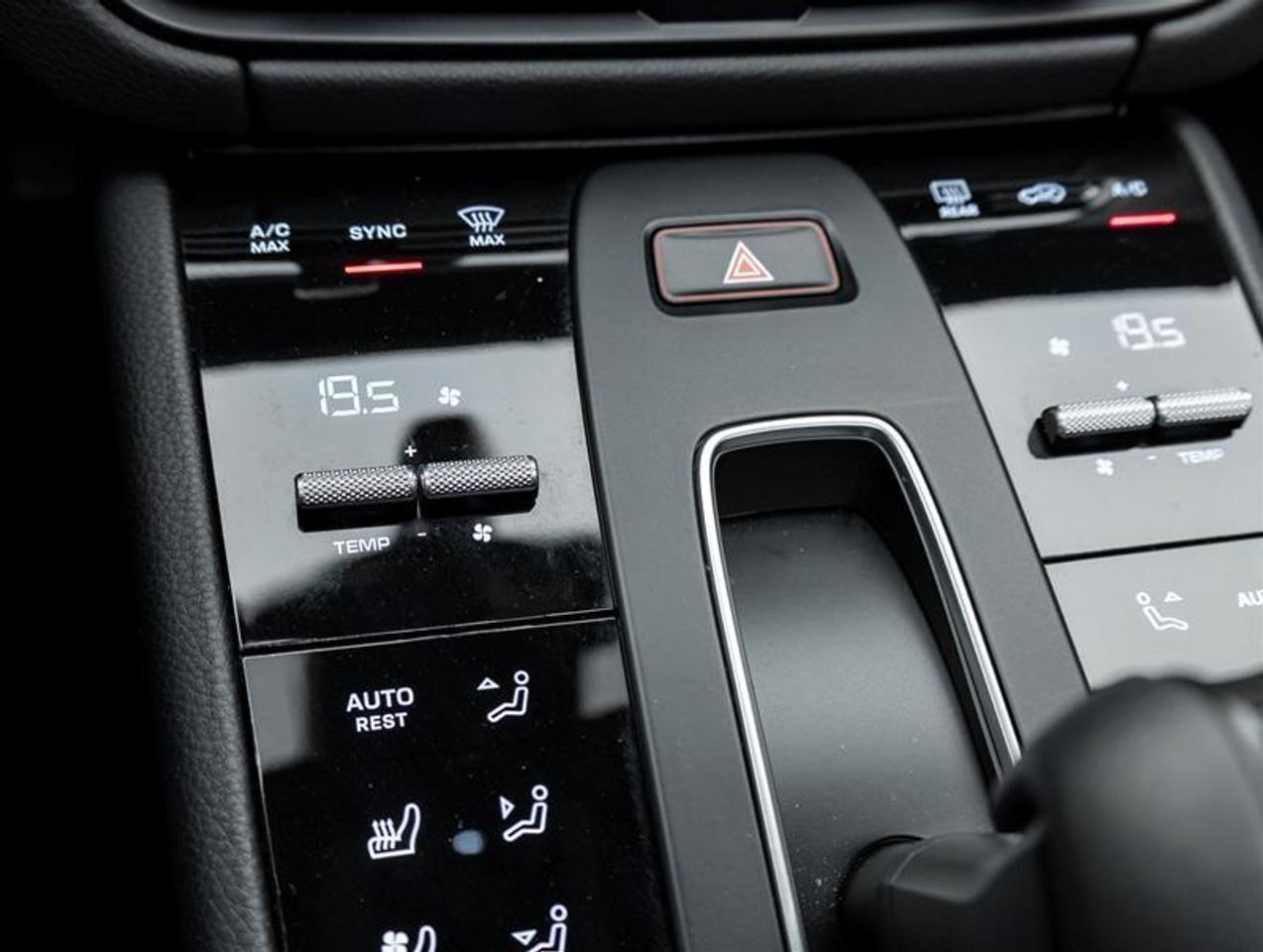 2025 Porsche Macan  Photo