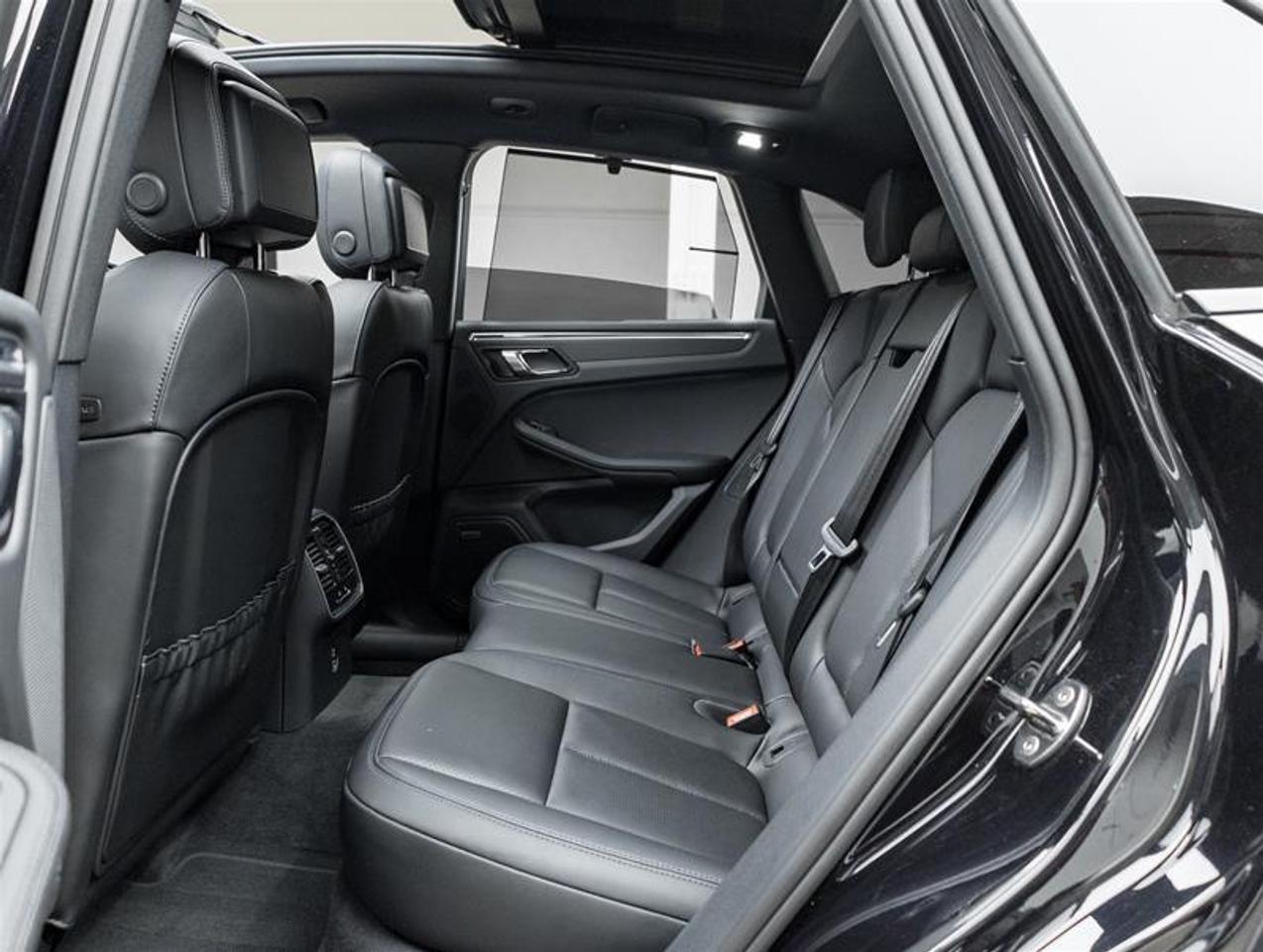 2025 Porsche Macan  Photo
