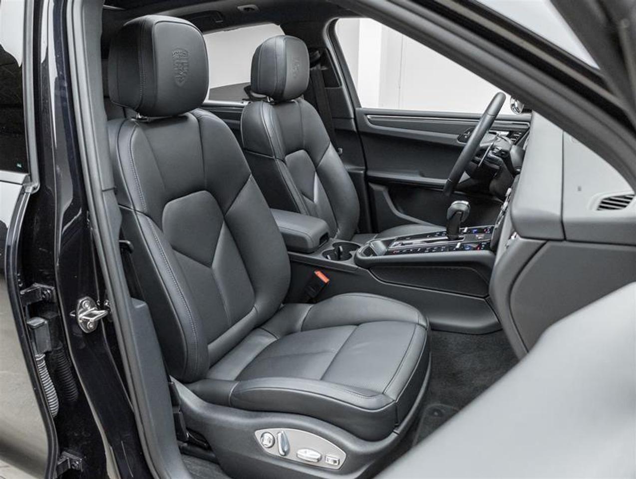 2025 Porsche Macan  Photo