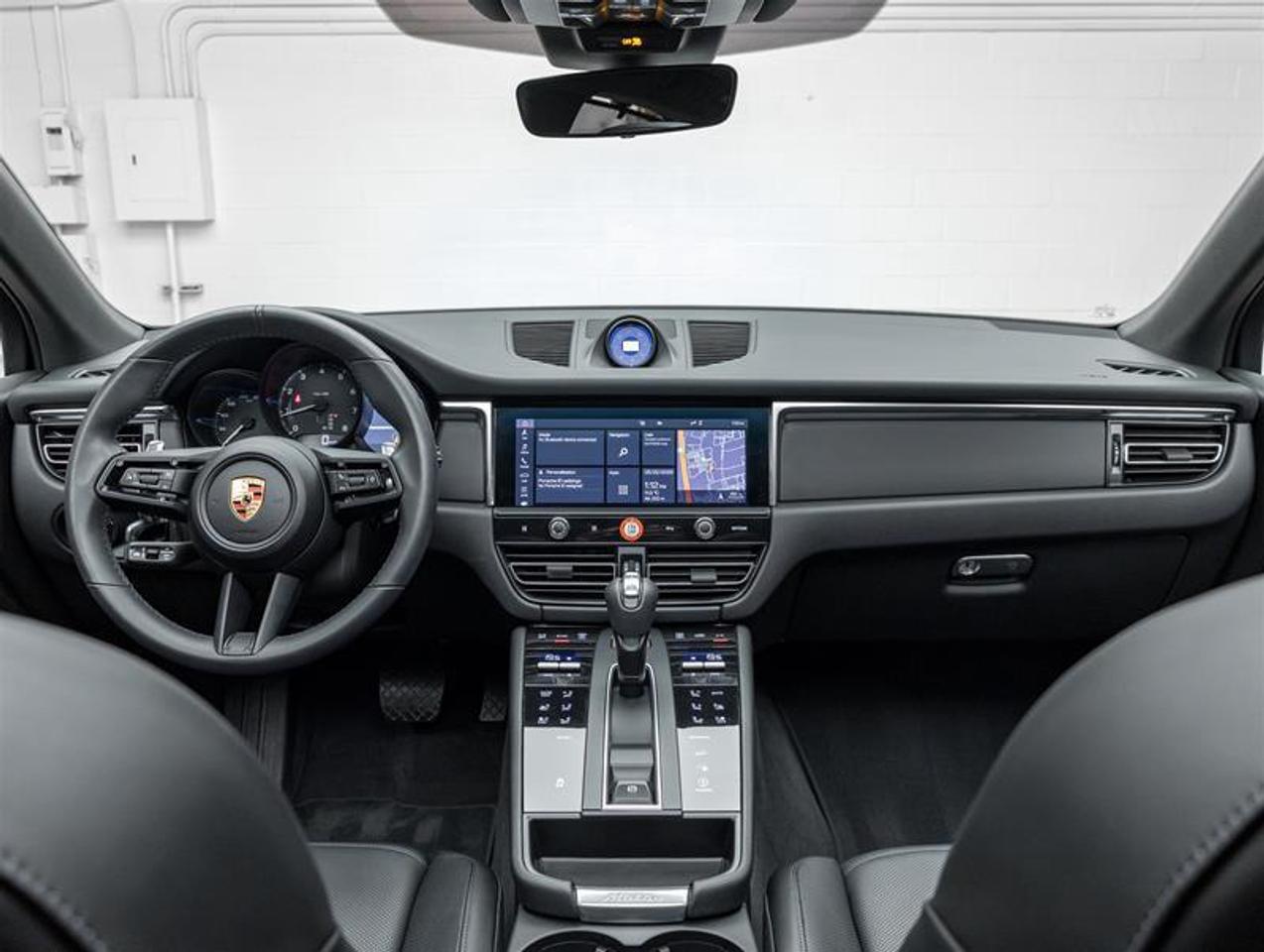 2025 Porsche Macan  Photo