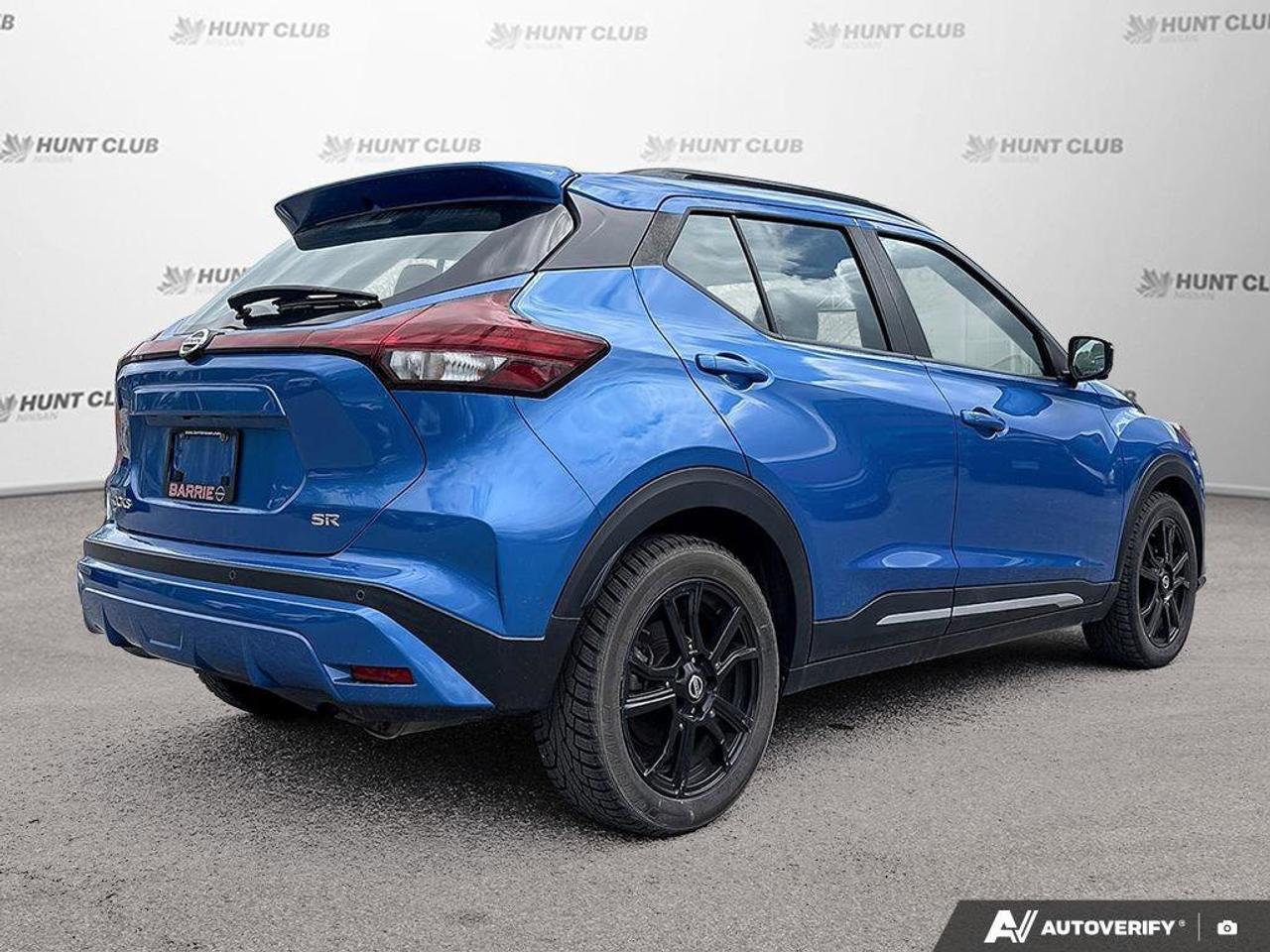 2021 Nissan Kicks SR Photo