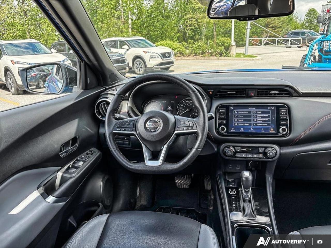 2021 Nissan Kicks SR Photo
