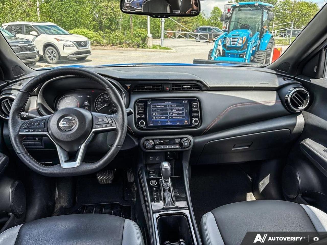 2021 Nissan Kicks SR Photo