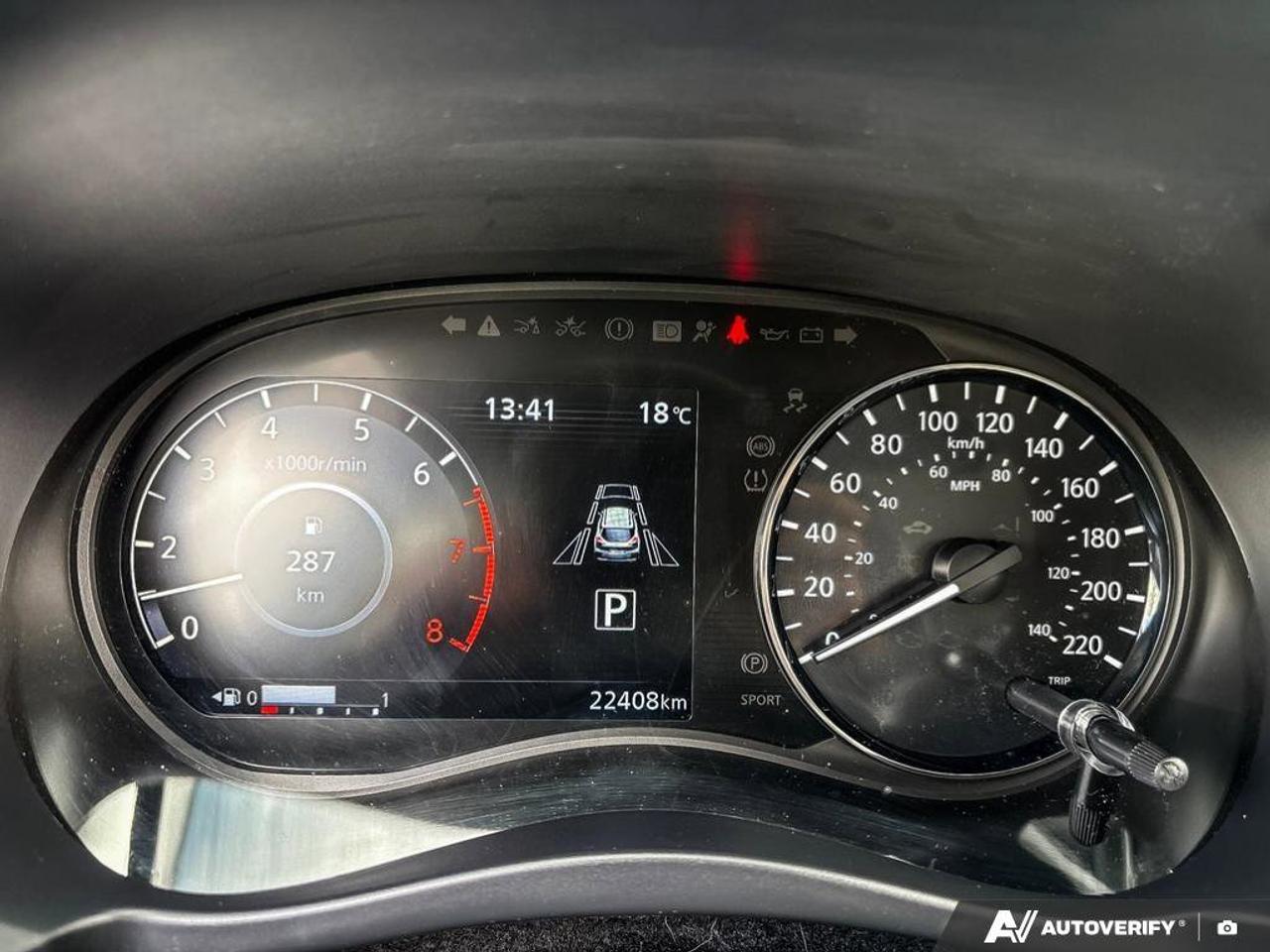 2021 Nissan Kicks SR Photo
