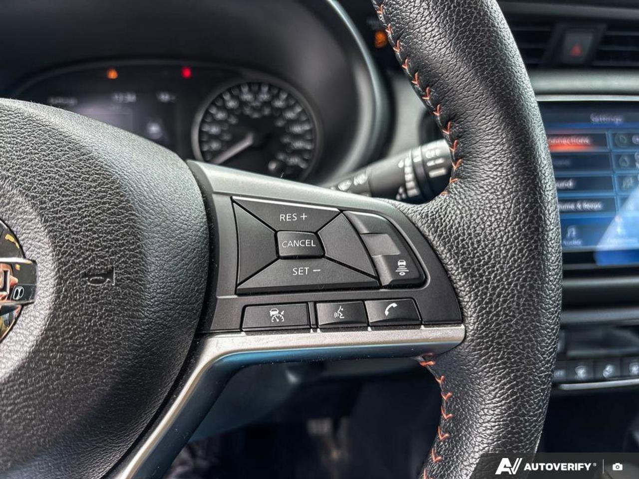 2021 Nissan Kicks SR Photo