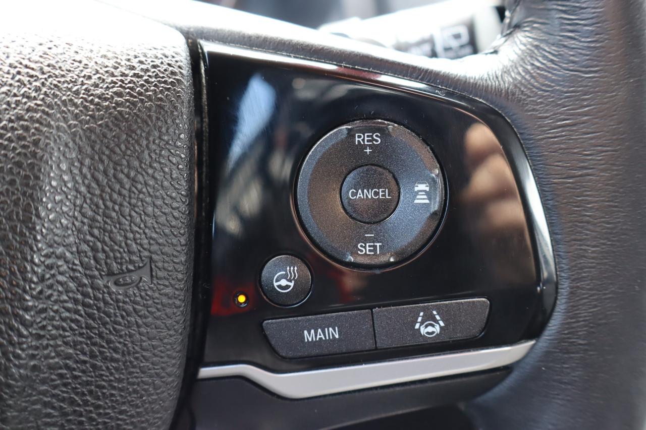 2022 Honda Pilot Touring 8P 4dr All-Wheel Drive Photo