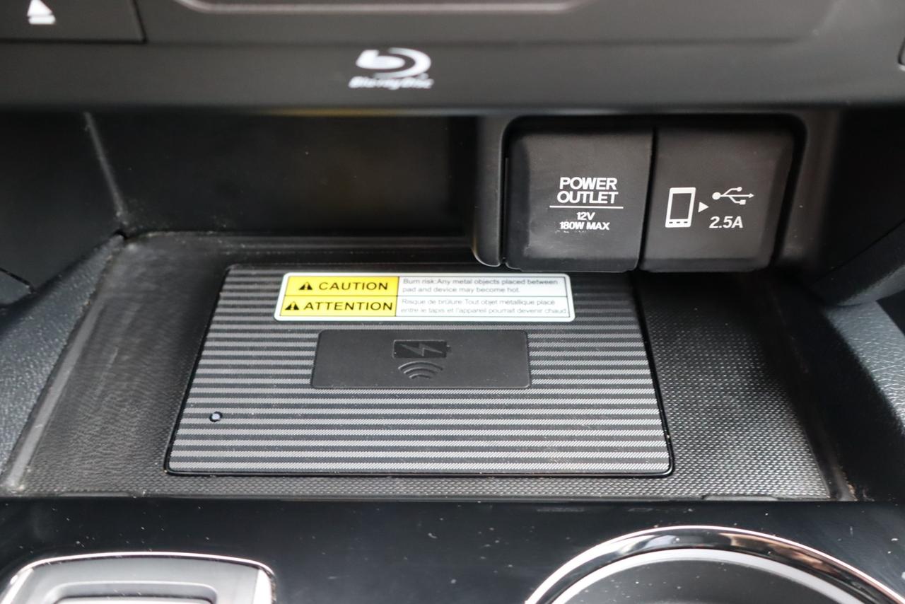 2022 Honda Pilot Touring 8P 4dr All-Wheel Drive Photo