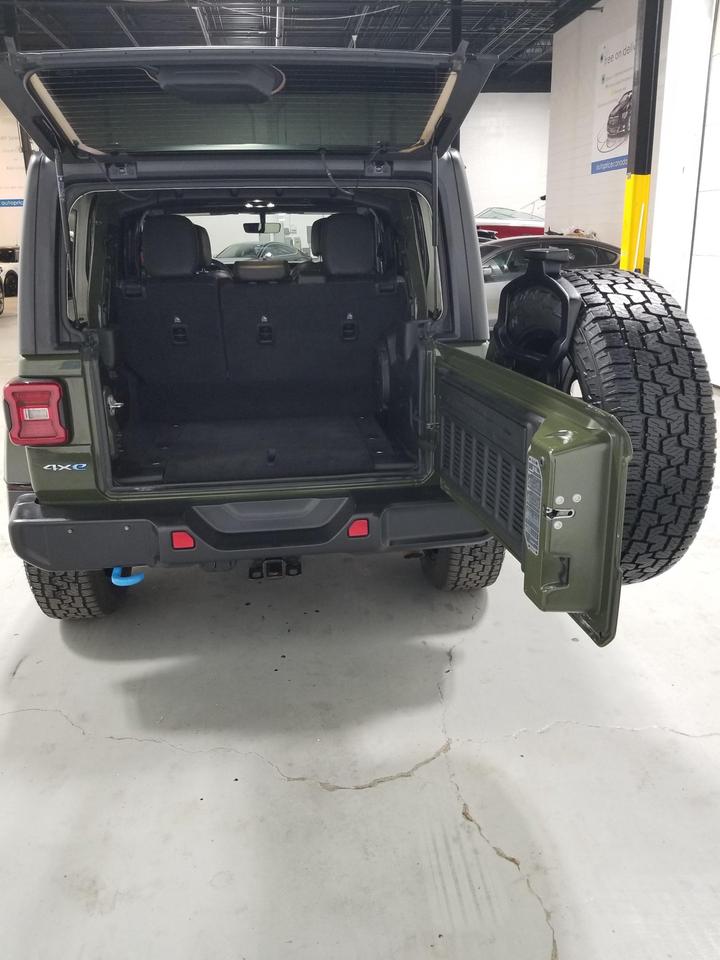 2023 Jeep Wrangler 4xe Sahara 4dr 4x4 Photo