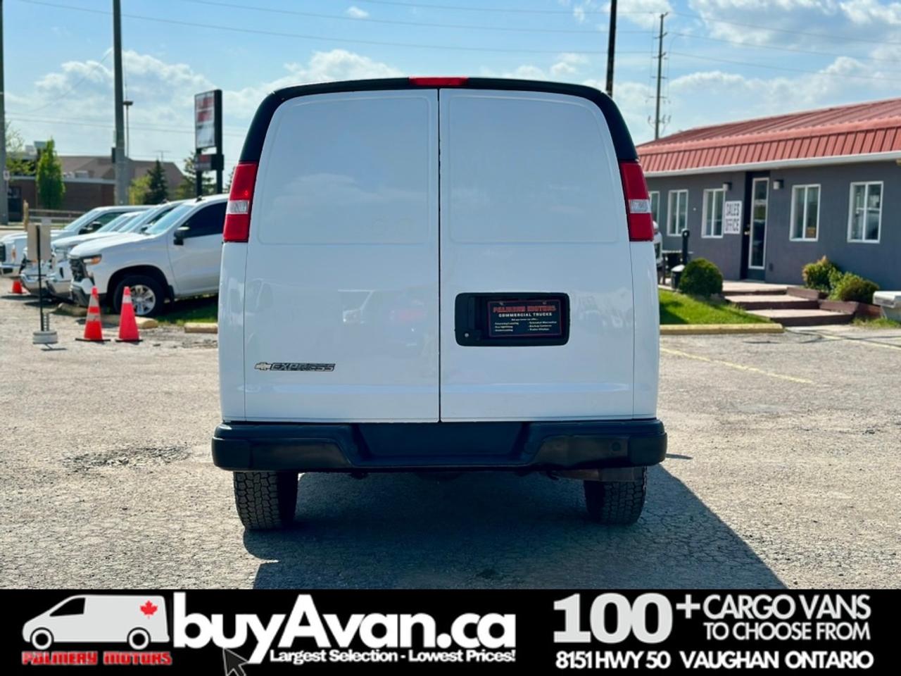 2021 Chevrolet Express 2500 Express 2500 V8 Divider + Shelves Photo