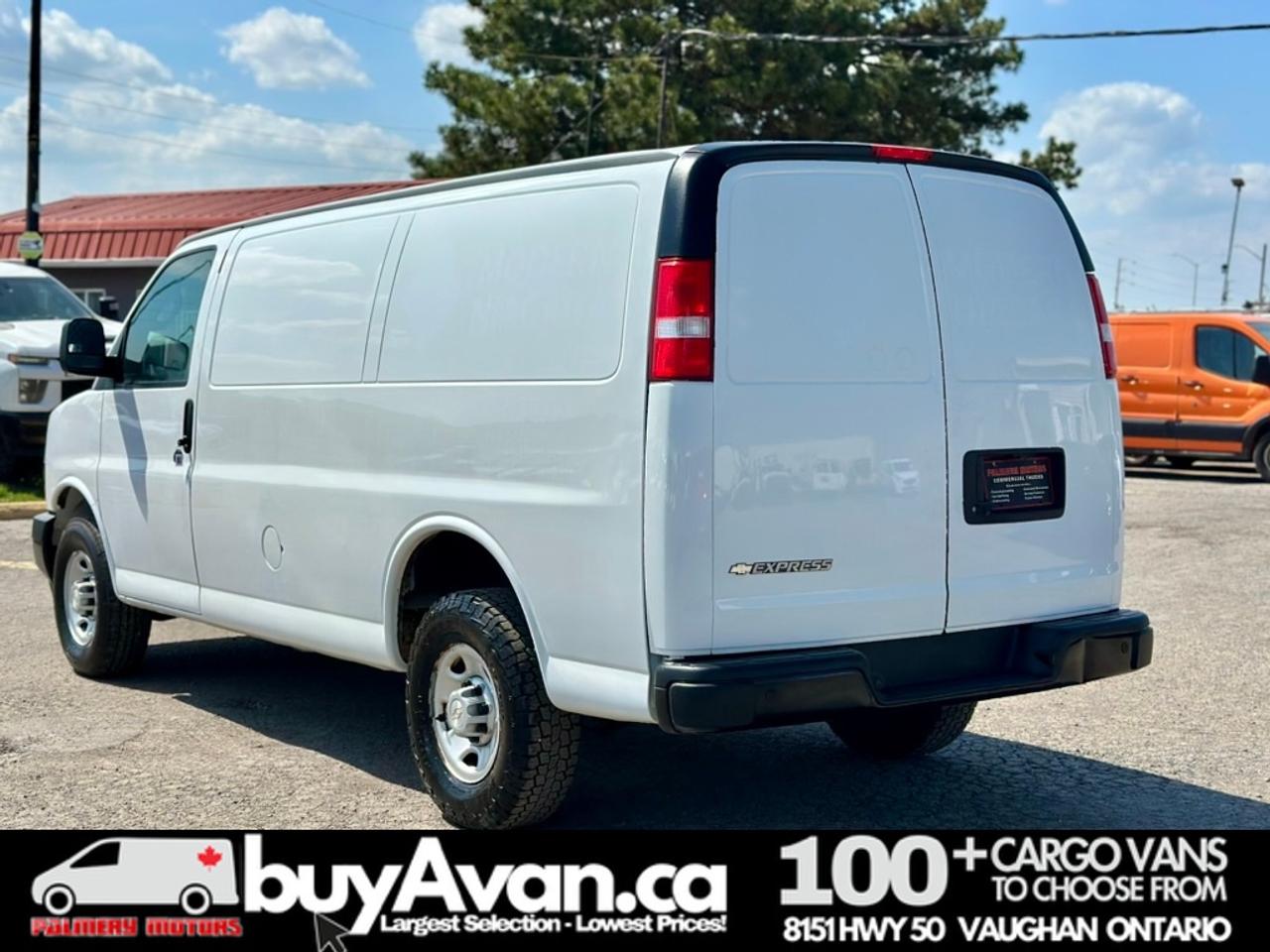 2021 Chevrolet Express 2500 Express 2500 V8 Divider + Shelves Photo