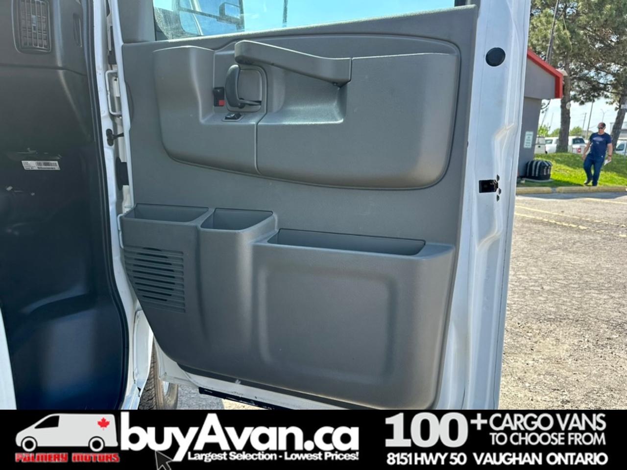 2021 Chevrolet Express 2500 Express 2500 V8 Divider + Shelves Photo