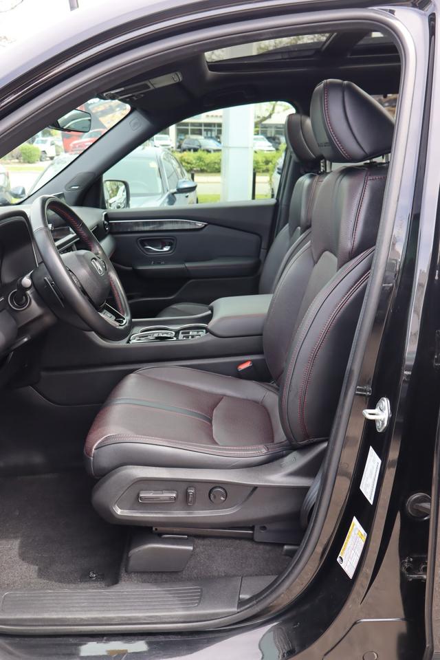 2025 Honda Pilot Black Edition 4dr All-Wheel Drive Photo