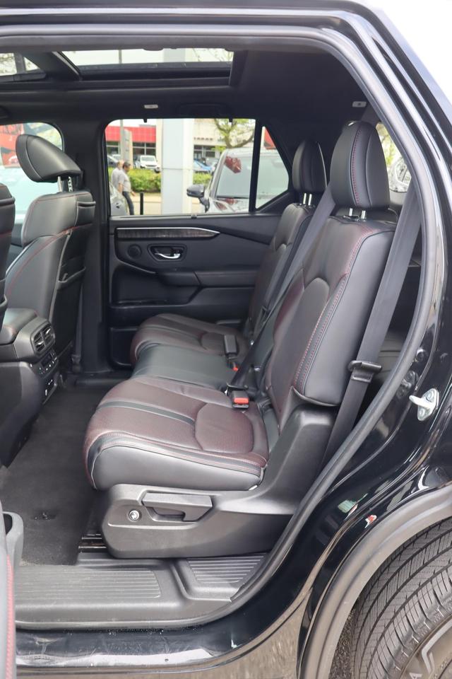 2025 Honda Pilot Black Edition 4dr All-Wheel Drive Photo