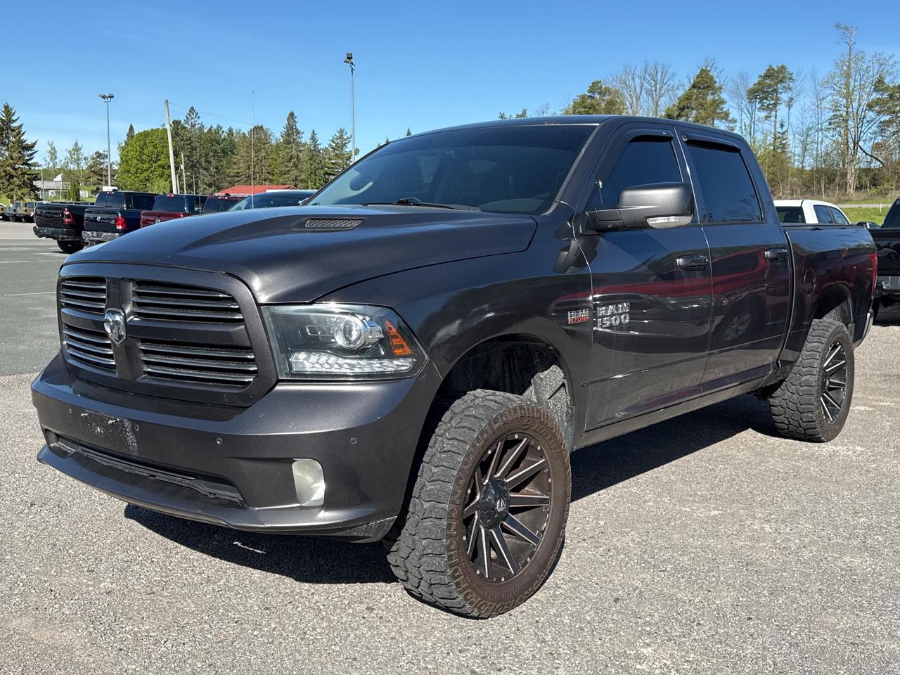 2016 RAM 1500 Sport - Heated/Vented seats  - tow pkg Photo0