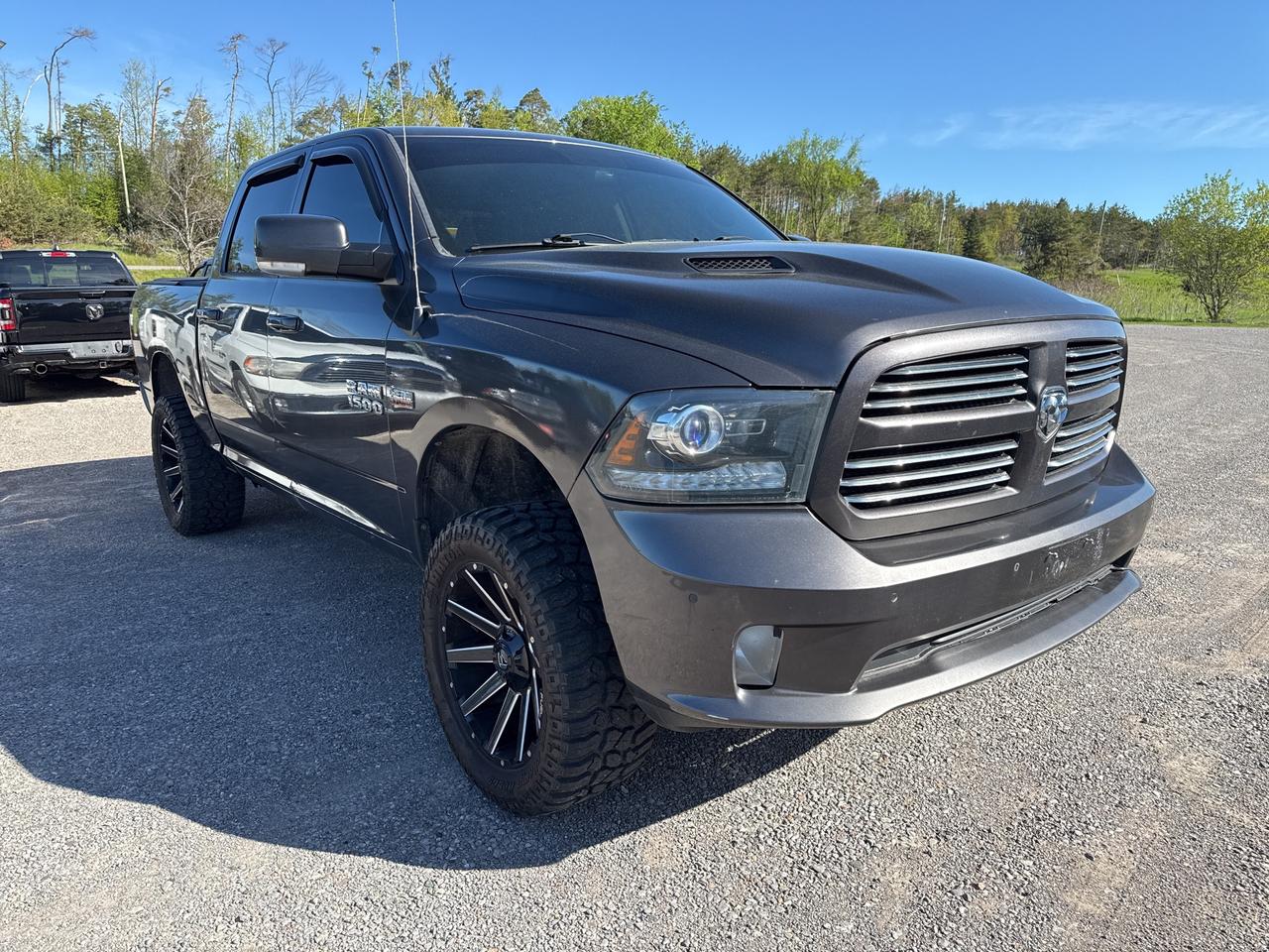 2016 RAM 1500 Sport - Heated/Vented seats  - tow pkg Photo