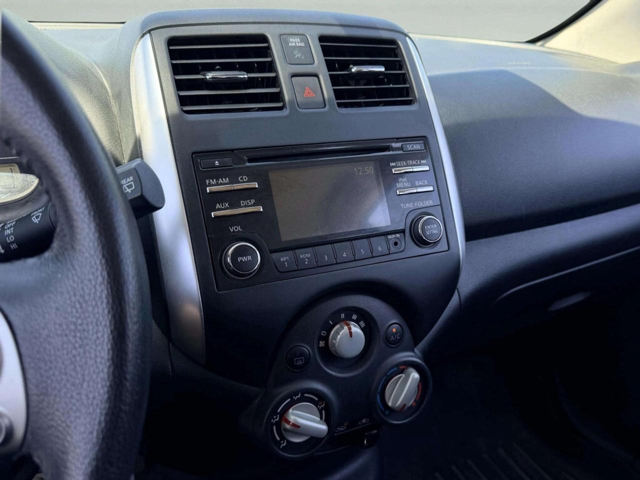 2015 Nissan Micra SR Photo