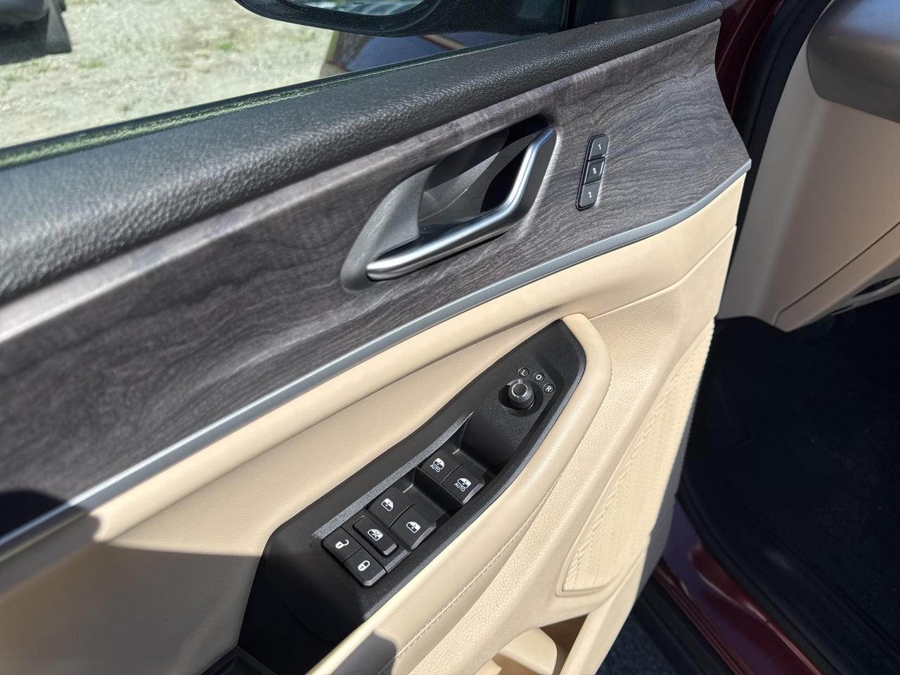 2023 Jeep Grand Cherokee Laredo - htd seats/wheel - adaptive cruise Photo