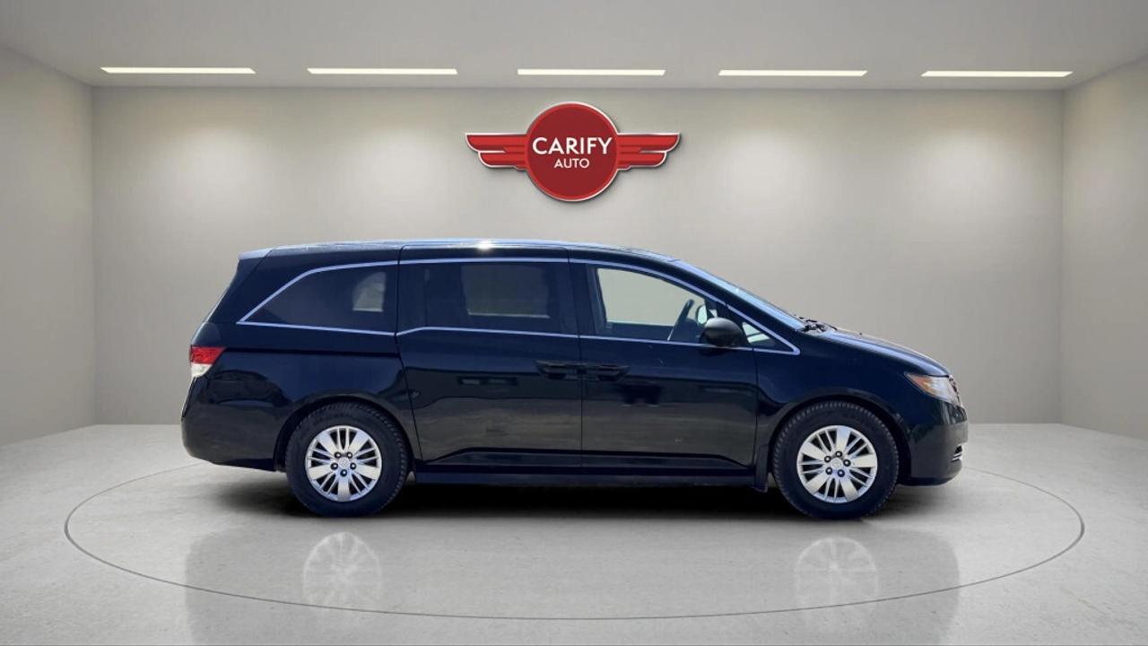 2016 Honda Odyssey LX Photo3