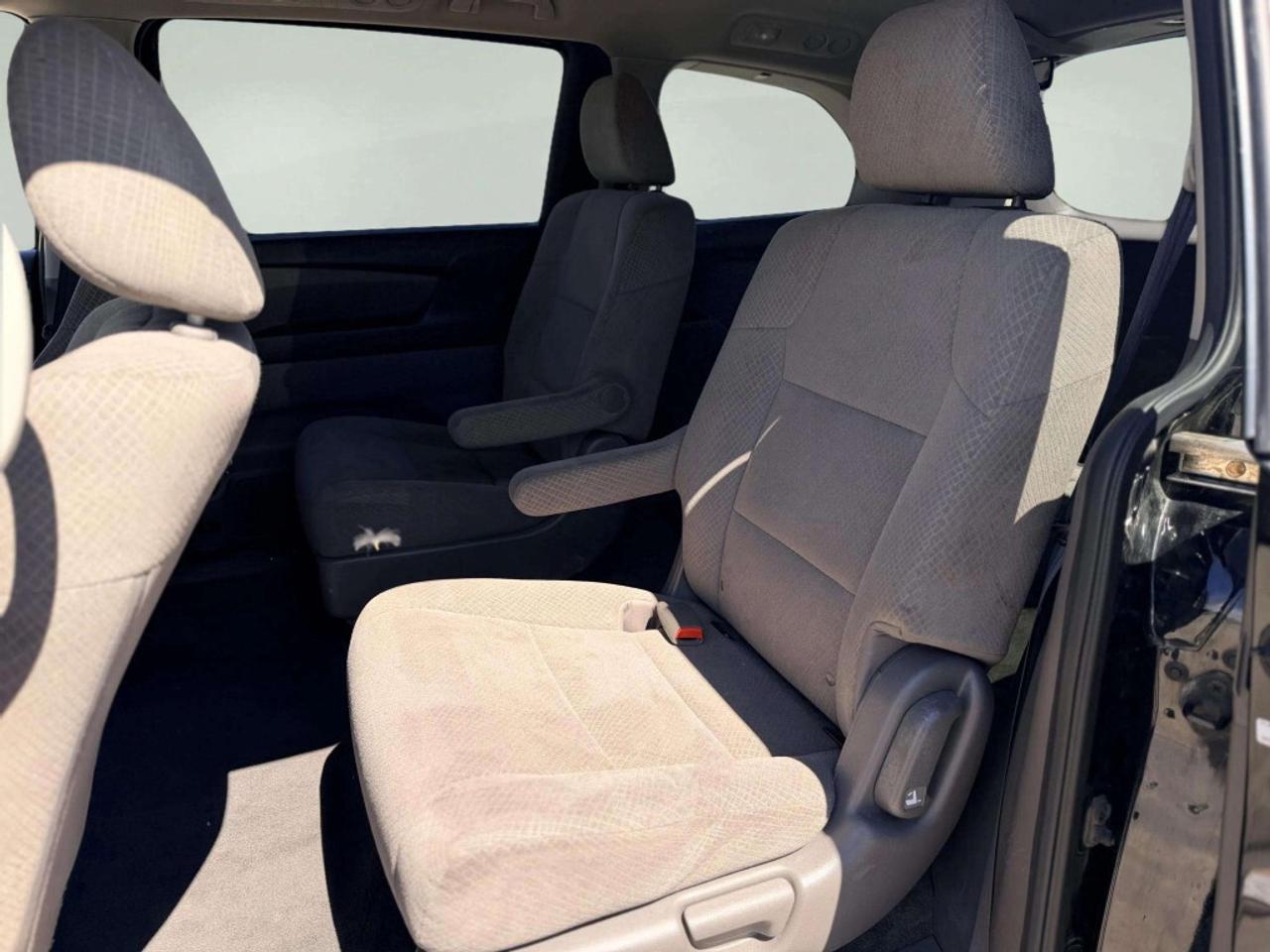 2016 Honda Odyssey LX Photo