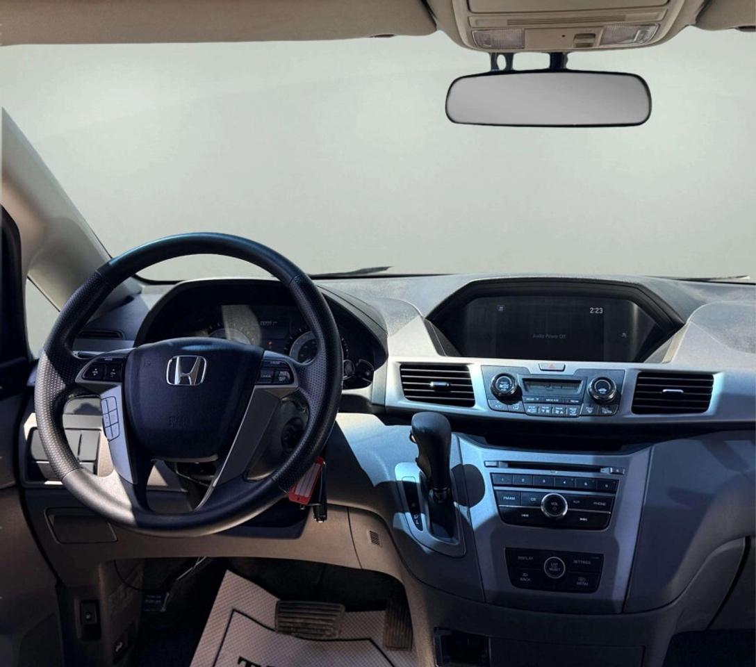 2016 Honda Odyssey LX Photo