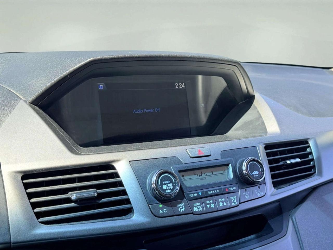 2016 Honda Odyssey LX Photo